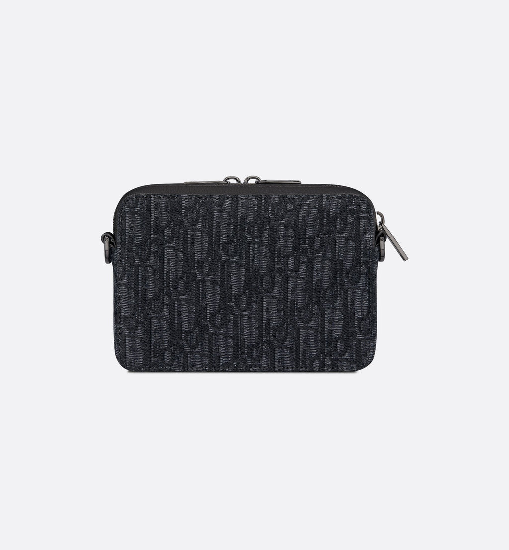 Pouch mit Reißverschluss und Riemen